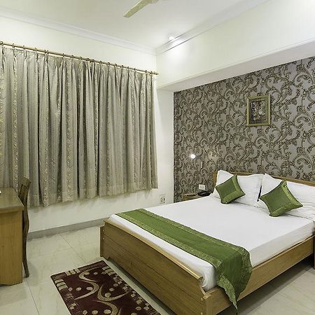 Hotel Treebo Palm Tree Palam Vihar Gurgaon Exterior foto
