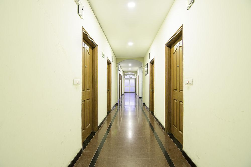 Hotel Treebo Palm Tree Palam Vihar Gurgaon Exterior foto